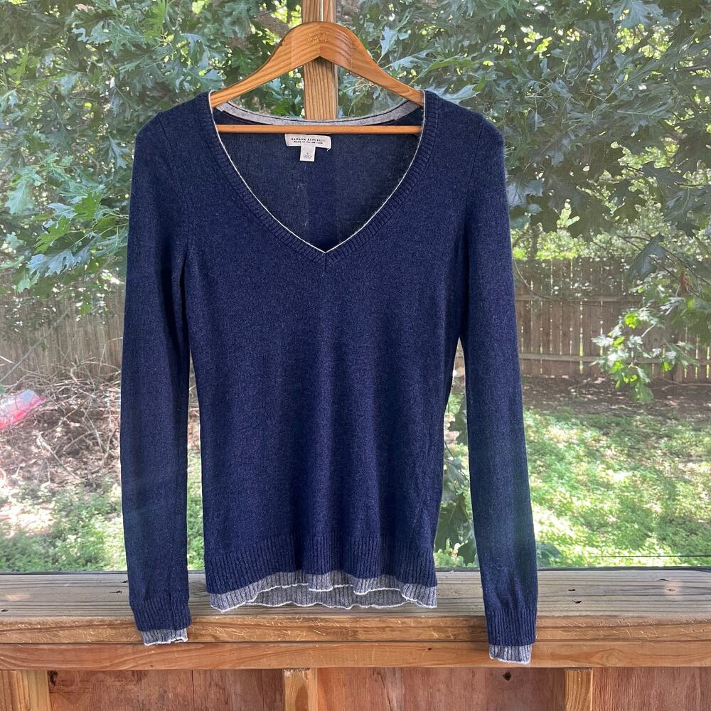 Banana Republic Women's Blue Wool Blend V-Neck Sweater Size S